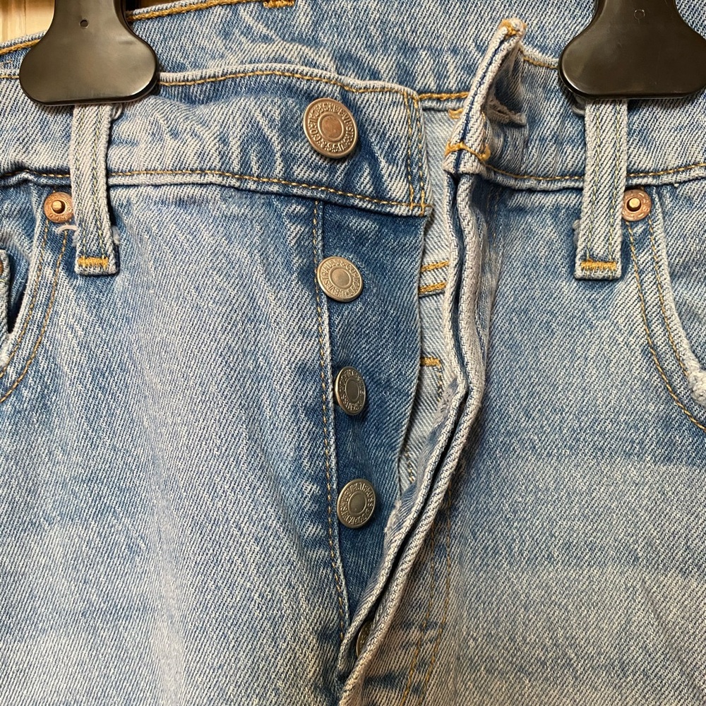 High waisted Levi’s jeans